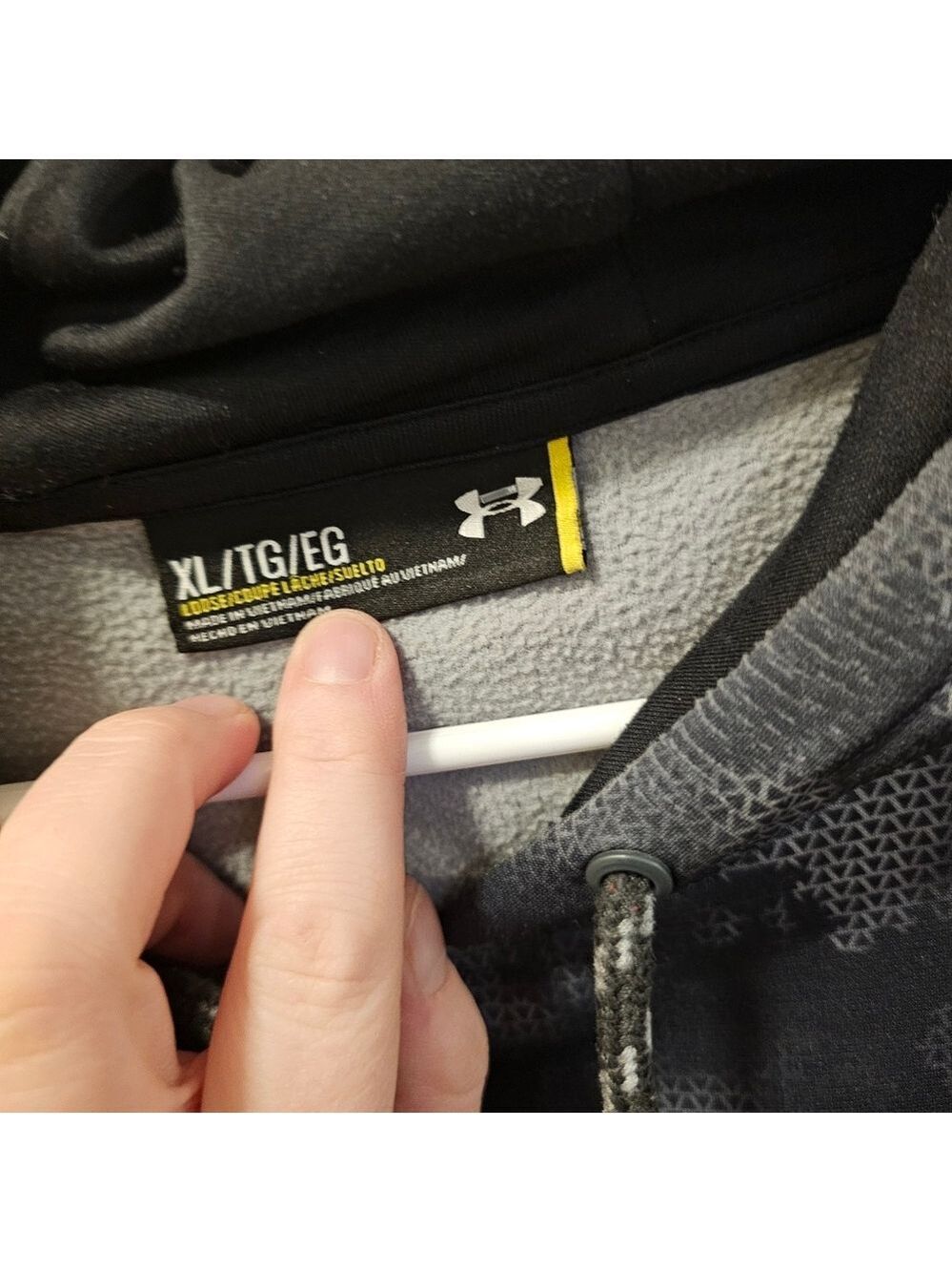 Under Armour Mens Hoodie Size XL - Picture 4 of 4